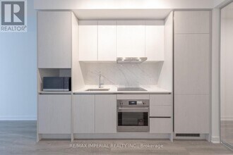 180 Front St E in Toronto, ON - Building Photo - Building Photo