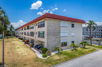 Barclay House in Gulfport, FL - Foto de edificio - Building Photo