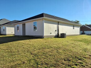 101 Kestrel Ct in Vine Grove, KY - Building Photo - Building Photo