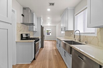 8008 Limerick Ave in Winnetka, CA - Building Photo - Building Photo
