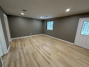 8709 Pine Rd in Cincinnati, OH - Building Photo - Building Photo