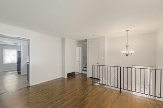 9411 Fairwood Dr in Kansas City, MO - Building Photo - Building Photo