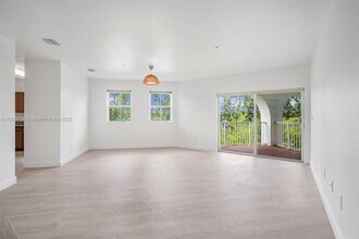 8650 NW 97th Ave in Doral, FL - Building Photo - Building Photo