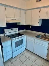 118 Candlewood Dr in South Windsor, CT - Building Photo - Building Photo
