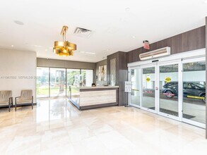 20505 E Country Club Dr in Aventura, FL - Building Photo - Building Photo