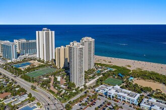 2700 N Ocean Dr in Riviera Beach, FL - Foto de edificio - Building Photo