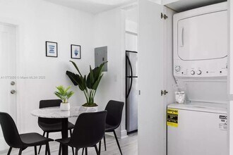 7315 Carlyle Ave in Miami Beach, FL - Building Photo - Building Photo