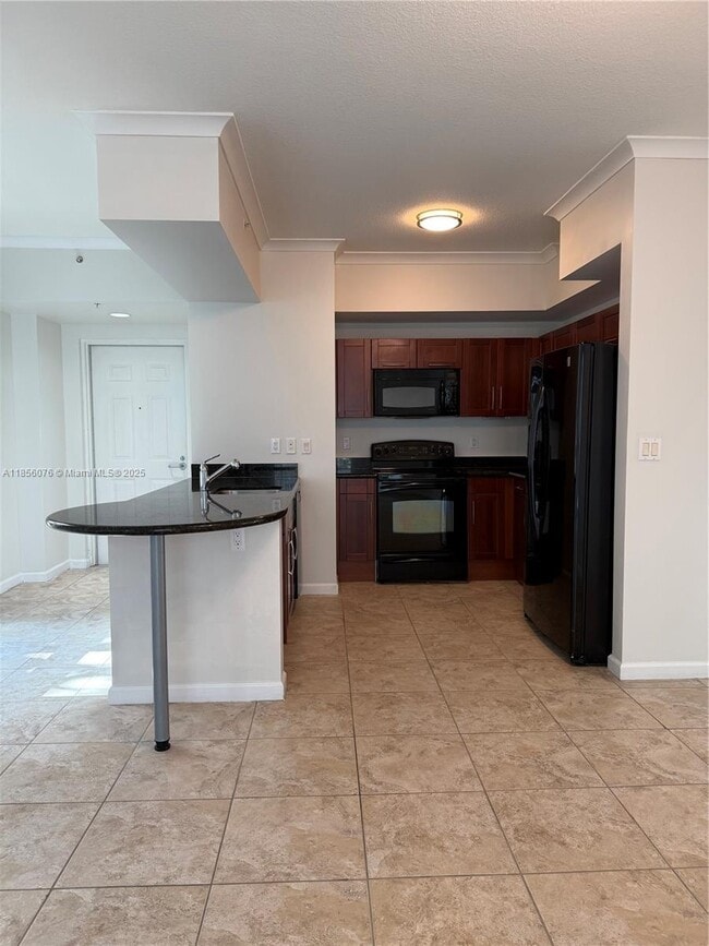 7270 SW 89th St in Miami, FL - Building Photo - Building Photo
