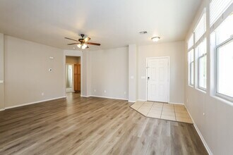332 Plum Horse Ave in North Las Vegas, NV - Building Photo - Building Photo
