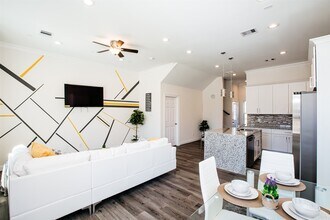 5205 Bataan Rd in Houston, TX - Building Photo - Building Photo