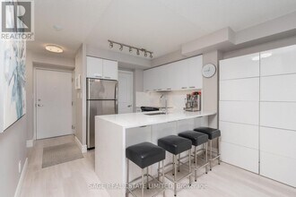 308 Palmerston Ave in Toronto, ON - Building Photo - Building Photo