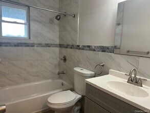 312 Edwards Pl in Yonkers, NY - Building Photo - Building Photo