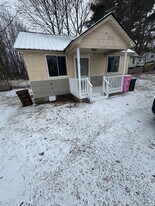 19 Dillon Rd in Monticello, NY - Building Photo