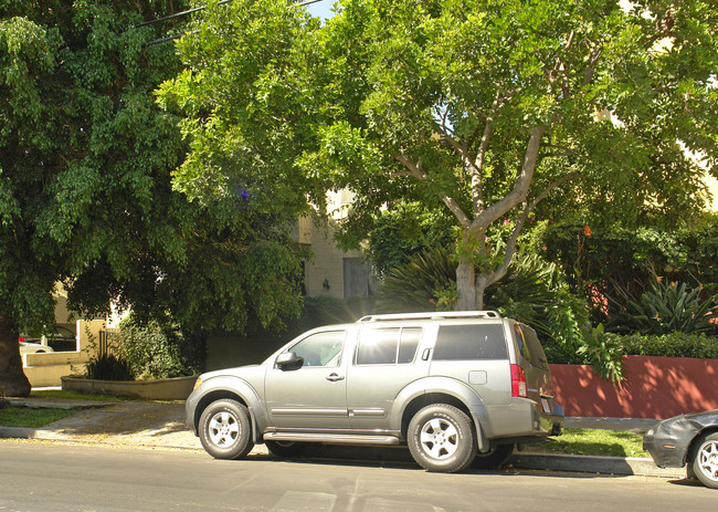 1433 N Fuller Ave in Los Angeles, CA - Building Photo - Building Photo