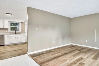 375 Bridgton Rd, Unit #43 in Westbrook, ME - Foto de edificio - Building Photo