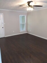 155 Chesapeake Dr in Ellenwood, GA - Building Photo - Building Photo
