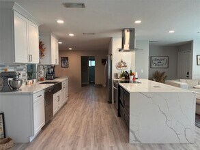 4420 Meadow Creek Cir in Sarasota, FL - Building Photo - Building Photo