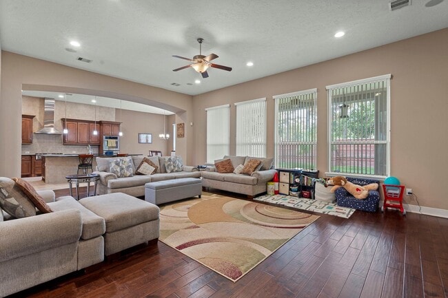 property at 10602 Comeaux Ln