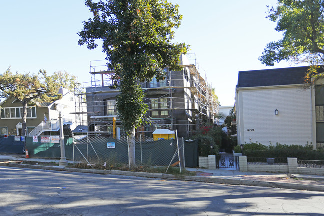 392 S Oakland Ave in Pasadena, CA - Foto de edificio - Building Photo