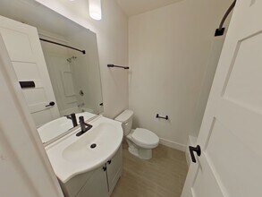 685-695 E 16th Alley in Eugene, OR - Building Photo - Building Photo