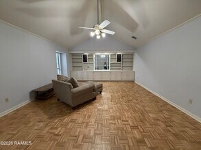 1103 E Bayou Pkwy in Lafayette, LA - Building Photo - Building Photo