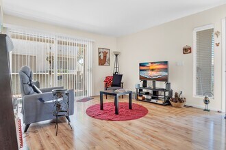 5196 Mandalay Springs Dr in Las Vegas, NV - Building Photo - Building Photo