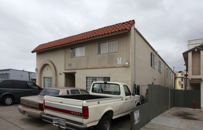4046 44th St in San Diego, CA - Foto de edificio - Building Photo