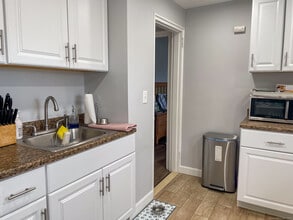30 Standish Rd in Stamford, CT - Building Photo - Building Photo