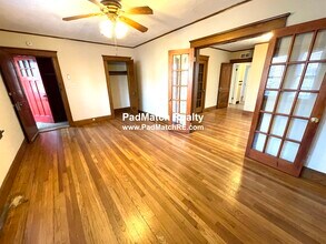 2319 Centre St, Unit 1 in Boston, MA - Building Photo - Building Photo