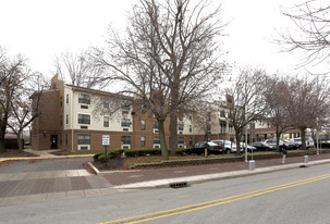 Goodwin Plaza Apartments in Indianapolis, IN - Foto de edificio - Building Photo