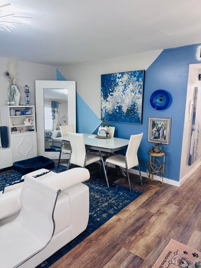 390 Saxony Way in Delray Beach, FL - Building Photo - Building Photo