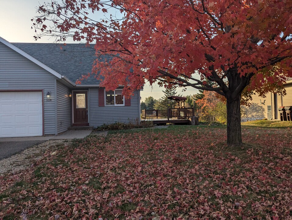 3674 James Ct in Hastings, MN - Building Photo