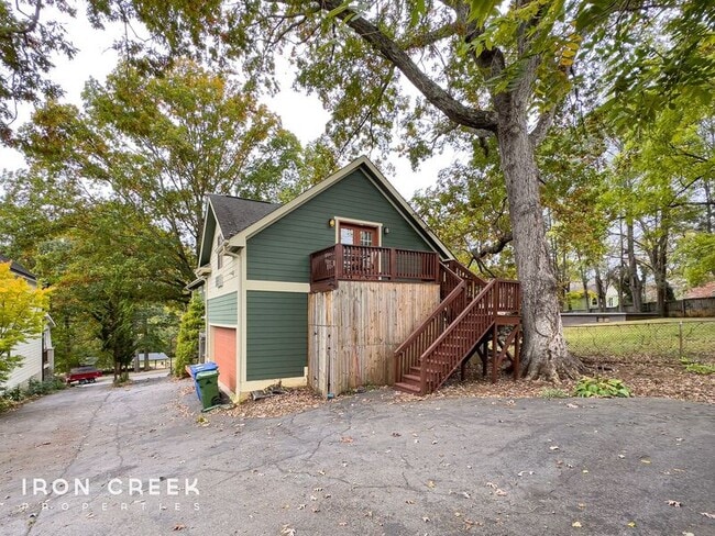 90 Rumbough Pl in Asheville, NC - Building Photo - Building Photo