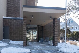 Pine Point Vista Condominiums in Old Orchard Beach, ME - Building Photo - Building Photo