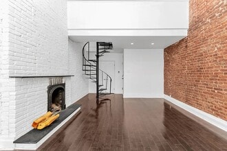 404 W 22nd St in New York, NY - Foto de edificio - Building Photo