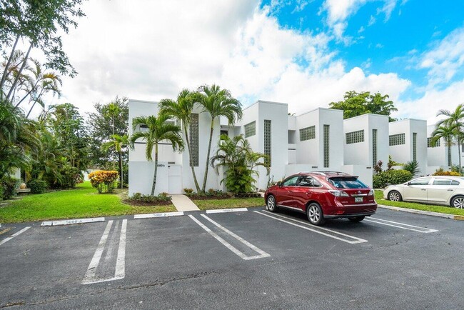 5080 Elmhurst Rd in West Palm Beach, FL - Building Photo - Building Photo