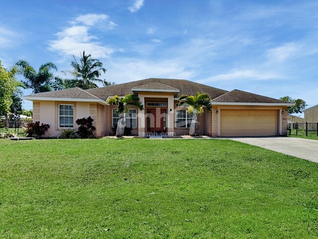 2085 SE North Blackwell Dr