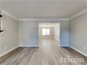 1454 Glenfield Dr in Lawrenceville, GA - Foto de edificio - Building Photo