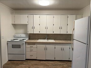 16 Lemon Dr in Camarillo, CA - Building Photo - Building Photo