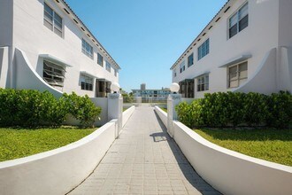 7859 Crespi Blvd in Miami Beach, FL - Building Photo - Building Photo