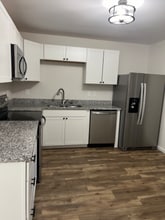 102 Lewis Dr, Unit A in Kingston, TN - Foto de edificio - Building Photo