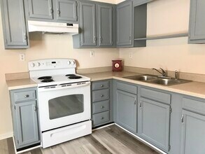 501 Oak Leaf Dr in La Grange, KY - Building Photo - Building Photo
