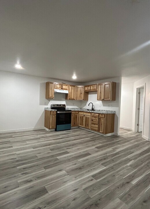 7726 Duben Ave in Anchorage, AK - Building Photo