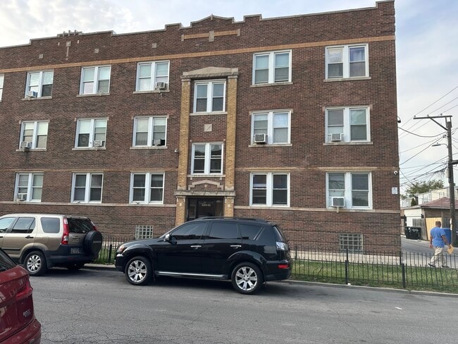 property at 4054 W Dickens Ave