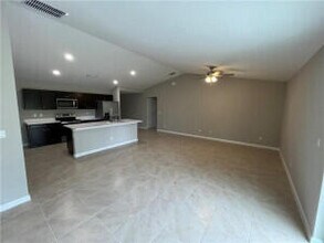 561 SW Duxbury Ave in Port St. Lucie, FL - Building Photo - Building Photo