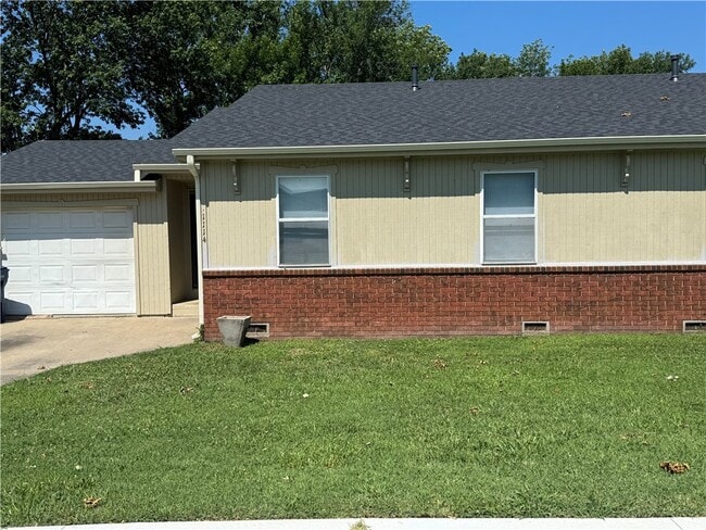property at 1114 A Mockingbird Ln