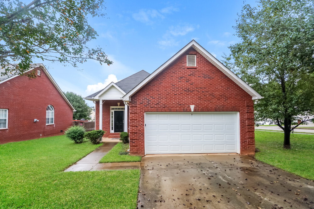 116 Unity Cove in Locust Grove, GA - Foto de edificio