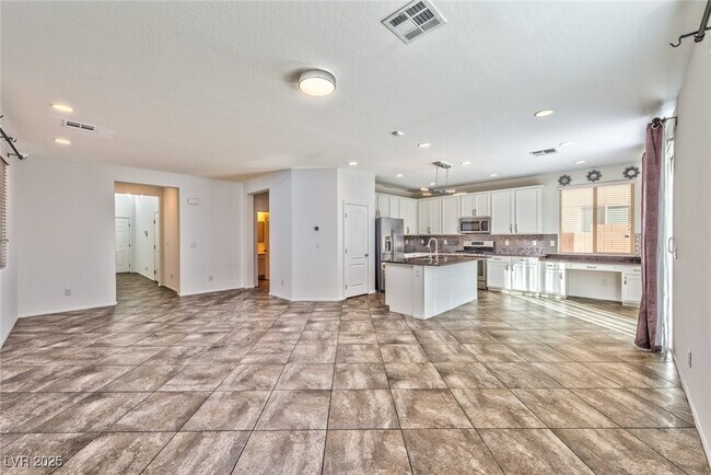 507 Bright Peridot Ave in Las Vegas, NV - Building Photo - Building Photo
