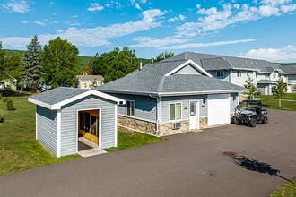 MORGAN PARK ESTATES in Duluth, MN - Foto de edificio - Building Photo