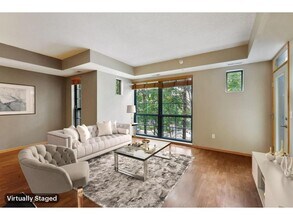 2565 Franklin Ave in St. Paul, MN - Building Photo - Building Photo